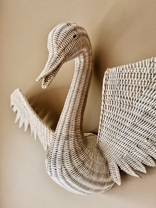 Sandy the Swan ©